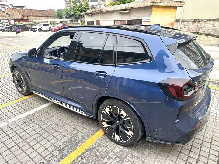 BMW iX3, 2022 — фото 7 из 9