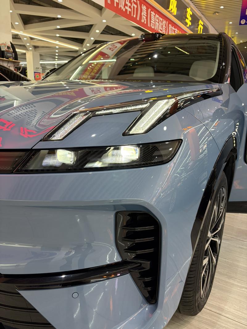 Lynk & Co 08 EM-P Hybrid, 2025 — фото 8 из 12