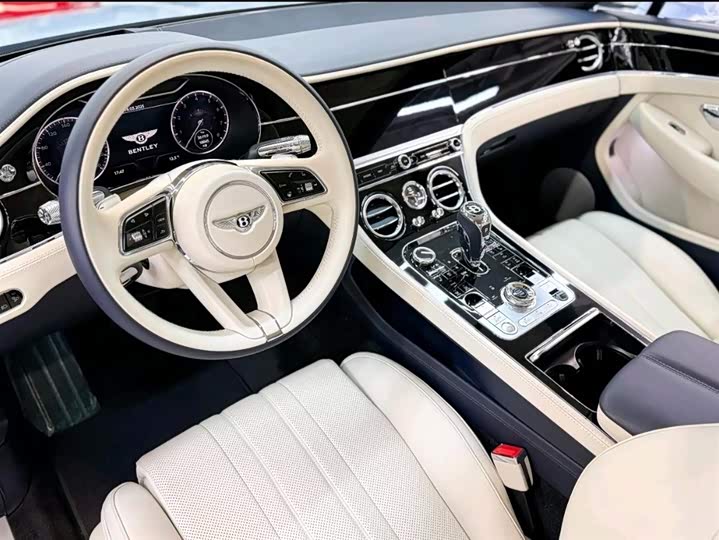 Bentley Continental GT, 2023 — фото 5 из 9