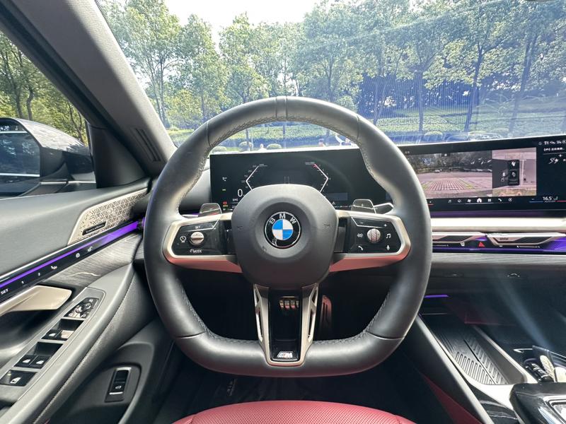 BMW 5 Series, 2025 — фото 9 из 12