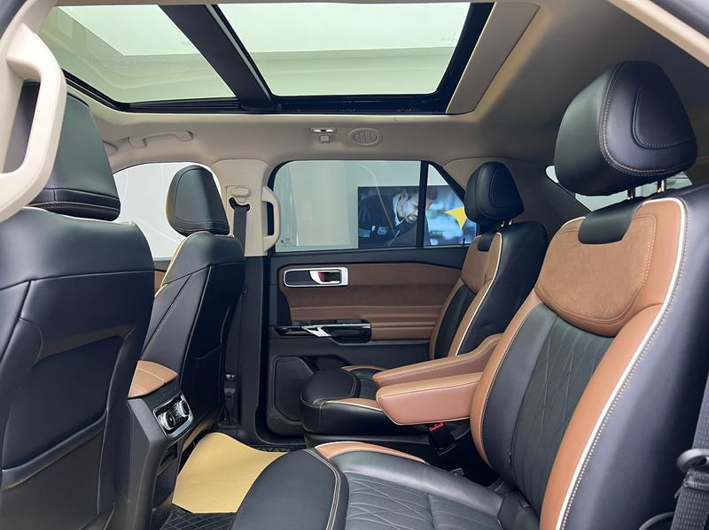 Ford Explorer, 2023 — фото 12 из 12