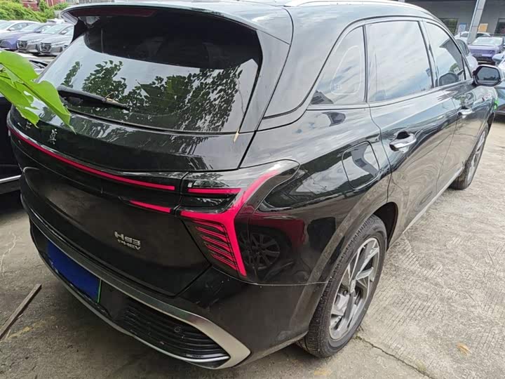 Hongqi HS3 Hybrid, 2025 — фото 7 из 9