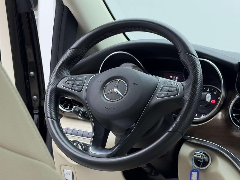 Mercedes-Benz V-Class, 2022 — фото 8 из 12