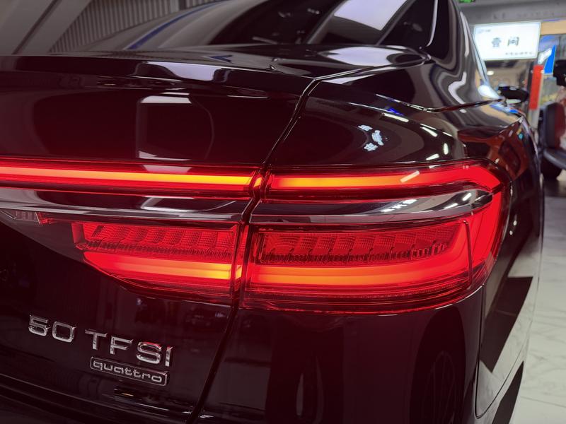 Audi A8, 2022 — фото 10 из 12