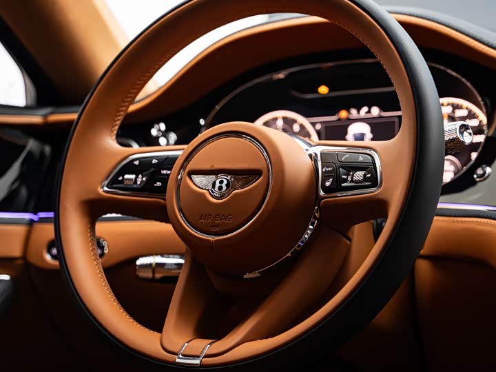 Bentley Flying Spur, 2023 — фото 8 из 9