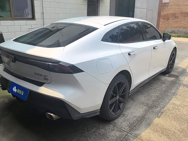 Changan UNI-V Hybrid, 2023 — фото 3 из 9