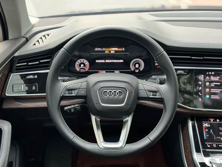 Audi Q7, 2024 — фото 3 из 9
