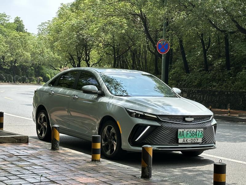 Geely Emgrand L Hi·P Hybrid, 2022 — фото 3 из 12