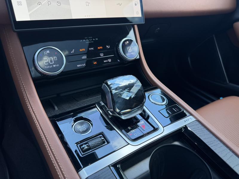 Jaguar XF L, 2023 — фото 11 из 12