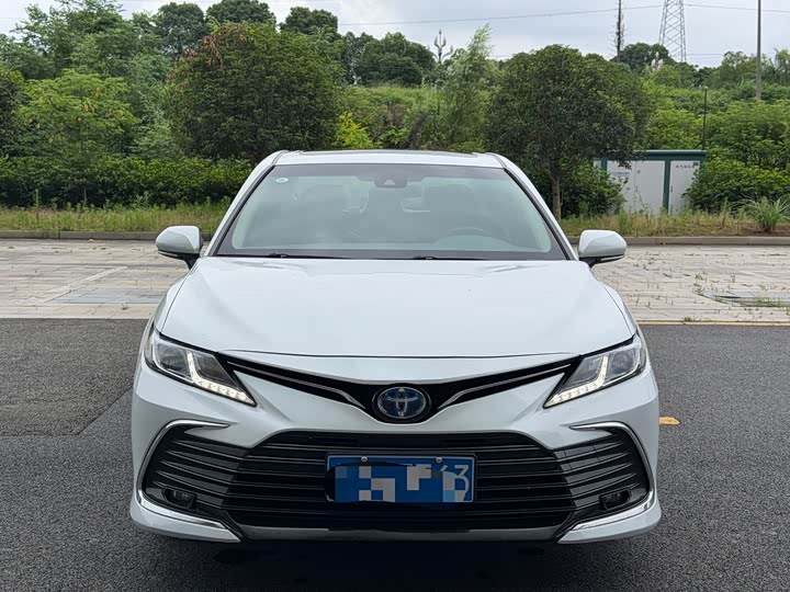 Toyota Camry, 2022 — фото 2 из 9