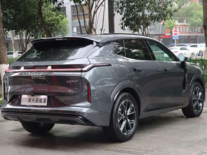 Lynk & Co 08 EM-P Hybrid, 2025 — фото 4 из 9
