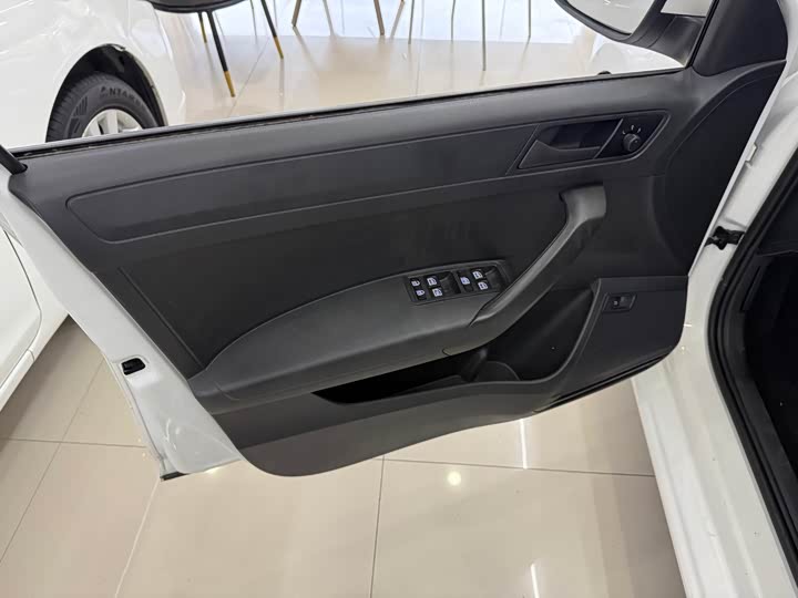 Skoda Rapid, 2022 — фото 7 из 9