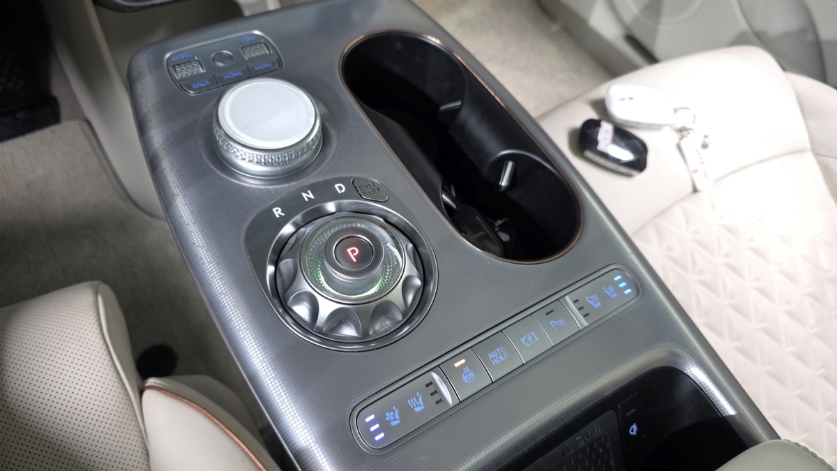 Genesis GV60, 2024 — фото 9 из 12