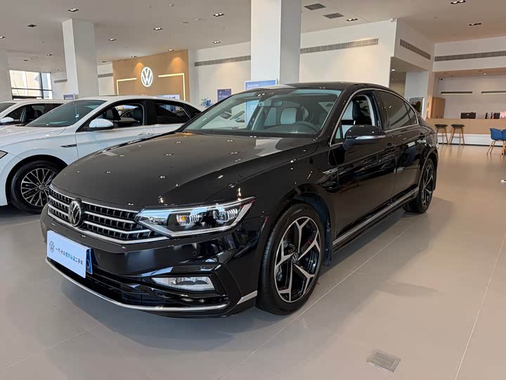 Volkswagen Magotan, 2023 — купить в Рязани под ключ