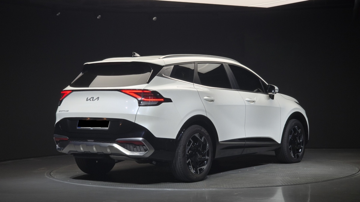 Kia Sportage, 2023 — фото 2 из 12