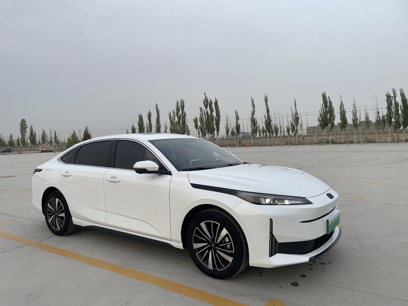Changan Qiyuan (Nevo) A05, 2025 — фото 3 из 10
