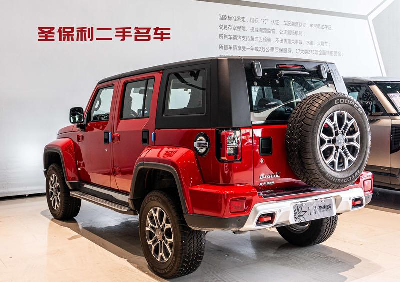 BAIC Beijing BJ40, 2026 — фото 4 из 12