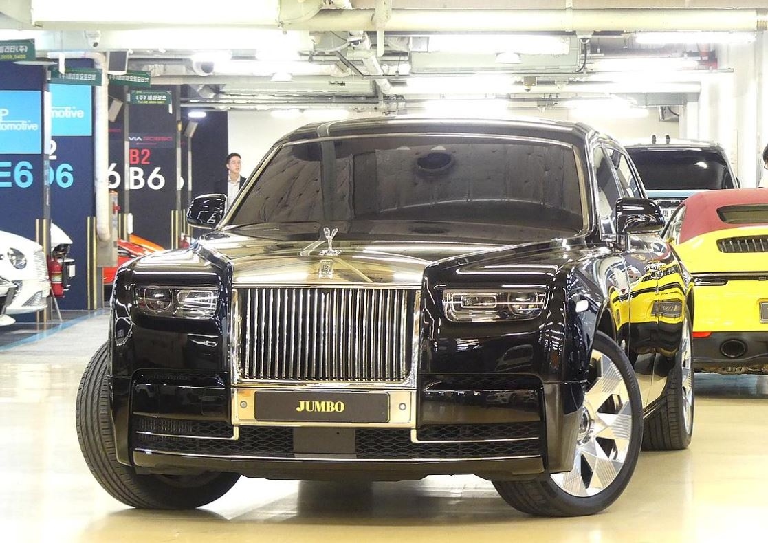Rolls-Royce Phantom, 2024 — купить в Санкт-Петербурге под ключ