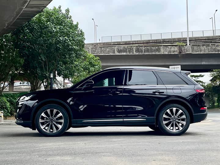 Lincoln Corsair, 2021 — фото 3 из 9