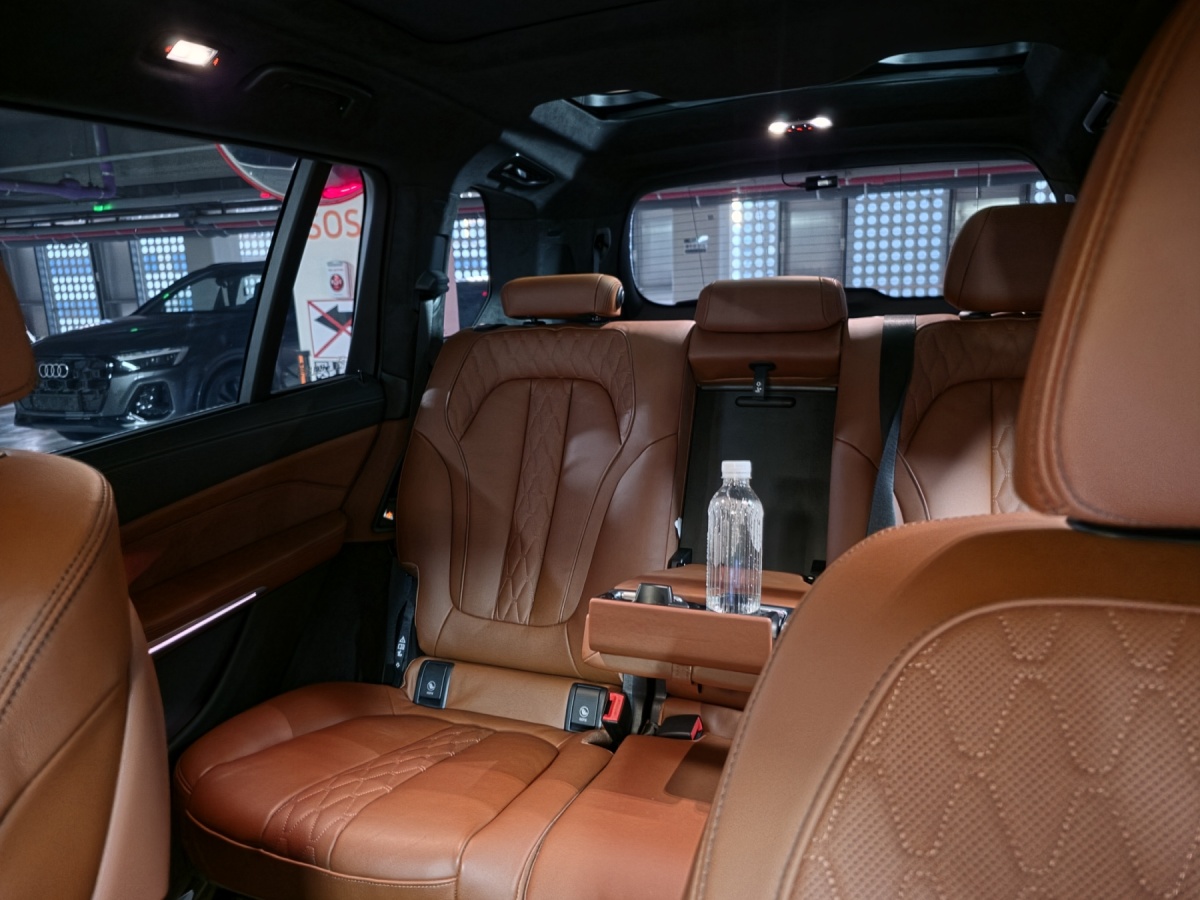 BMW X7, 2025 — фото 6 из 9