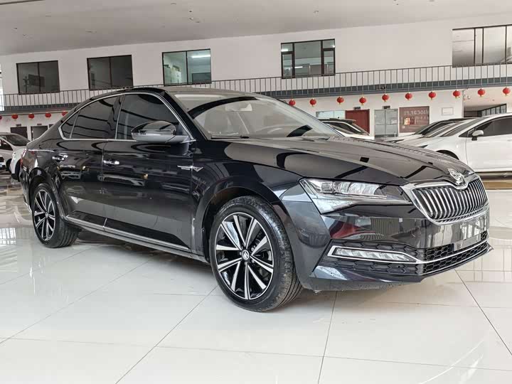 Skoda Superb, 2024 — фото 2 из 9