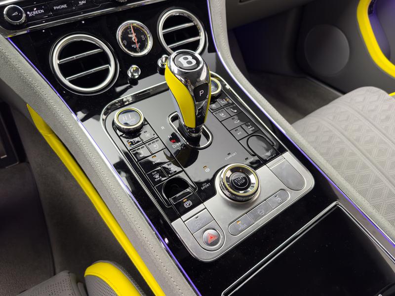 Bentley Continental GT Hybrid, 2025 — фото 10 из 12