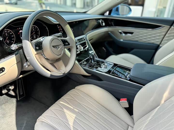 Bentley Flying Spur, 2022 — фото 9 из 9