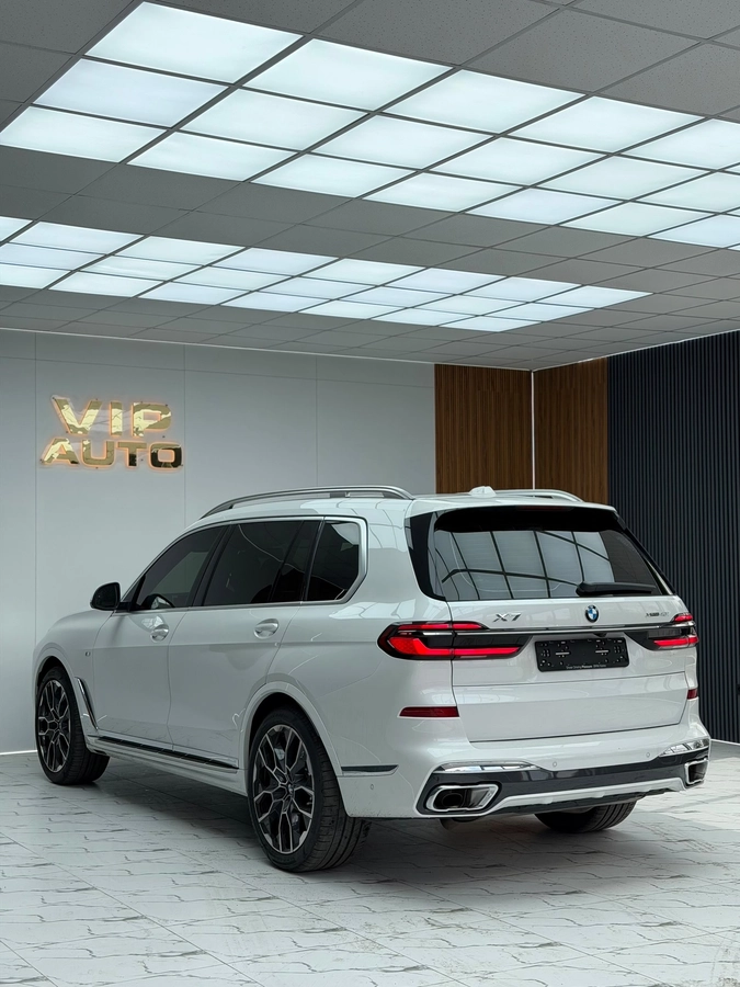 BMW X7, 2026 — фото 3 из 12