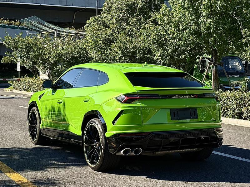 Lamborghini Urus, 2022 — фото 4 из 12