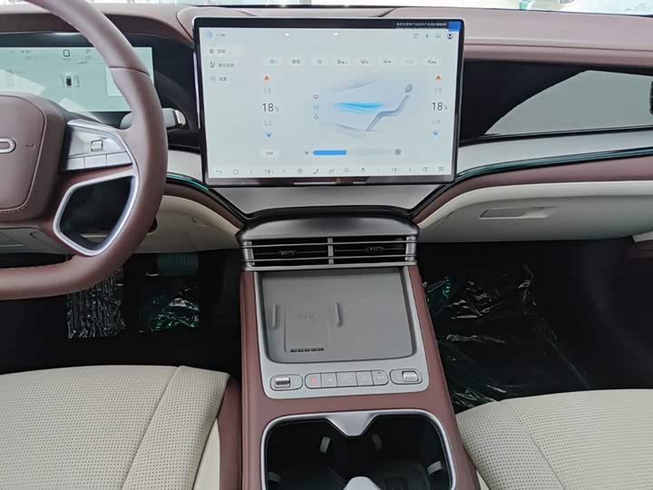 BYD Seal 07 DM-i Hybrid, 2026 — фото 9 из 9