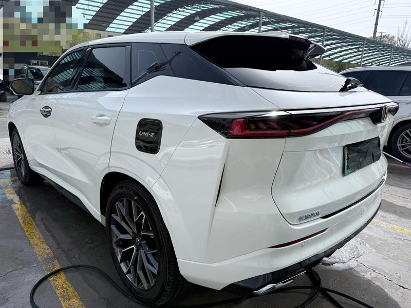 Changan UNI-Z Hybrid, 2025 — фото 4 из 12