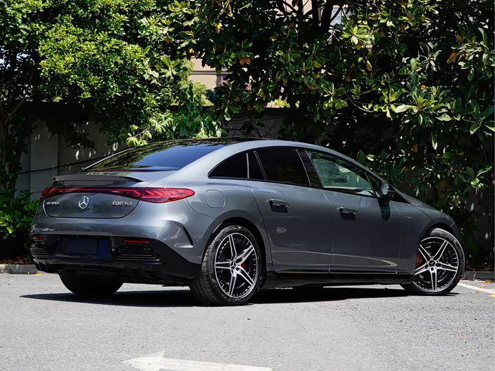 Mercedes-Benz EQE AMG, 2024 — фото 5 из 9