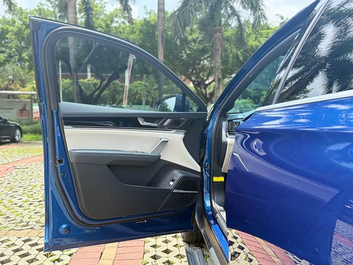 BYD Tang Hybrid/EV, 2022 — фото 4 из 9