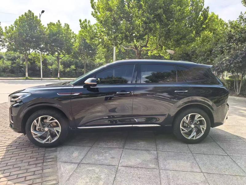 Hongqi HS3 Hybrid, 2025 — фото 3 из 9