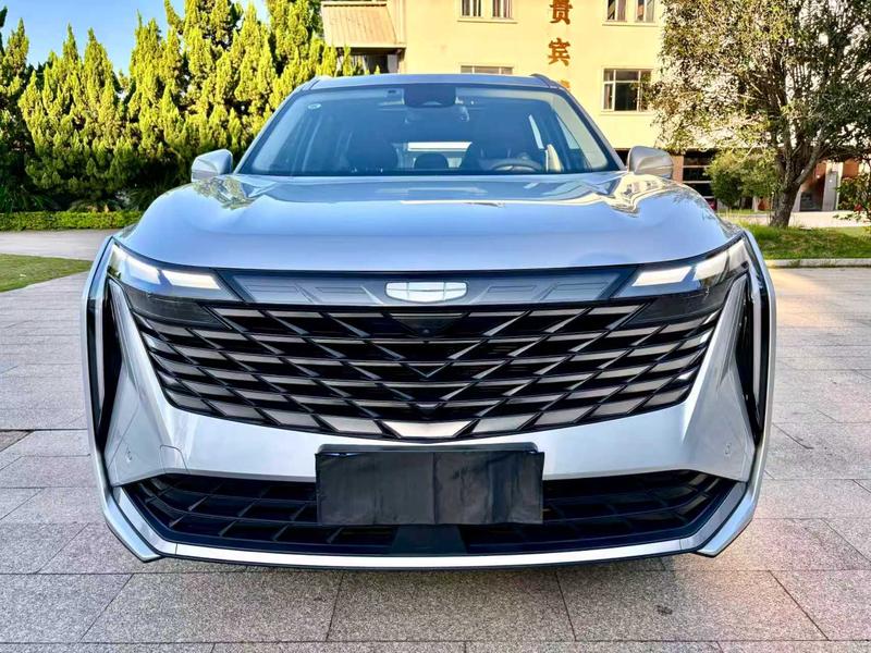 Geely Atlas L, 2024 — фото 2 из 11