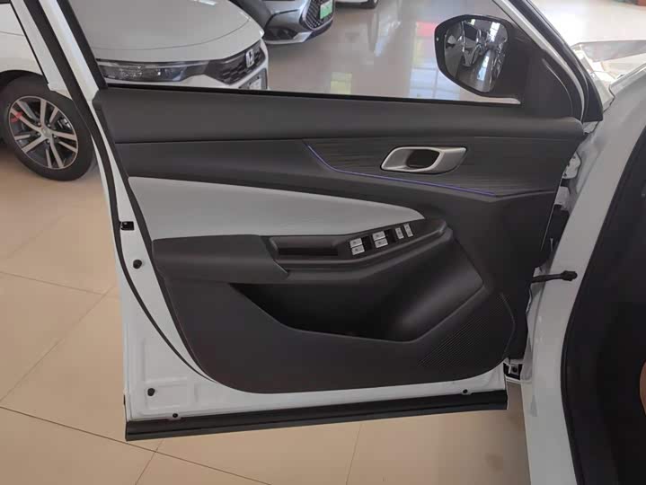 Changan Qiyuan (Nevo) Q05 Classic, 2024 — фото 7 из 9