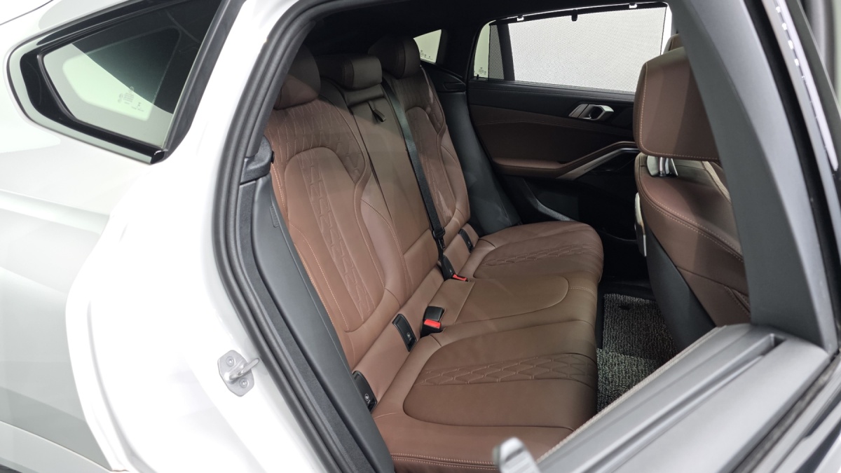 BMW X6, 2023 — фото 11 из 12