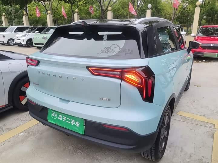 Geely Geometry E Firefly, 2022 — фото 7 из 9