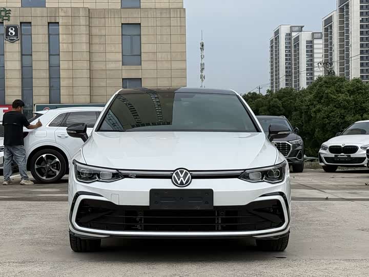 Volkswagen Golf, 2023 — фото 2 из 9
