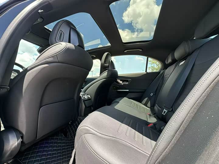 Mercedes-Benz C-Class, 2023 — фото 5 из 9