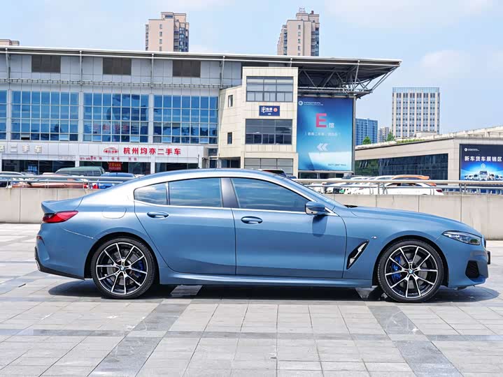 BMW 8 Series, 2022 — фото 2 из 9