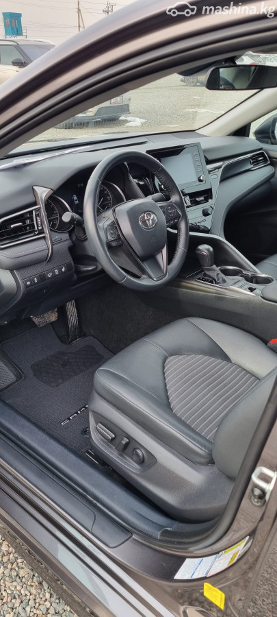 Toyota Camry, 2022 — фото 8 из 12