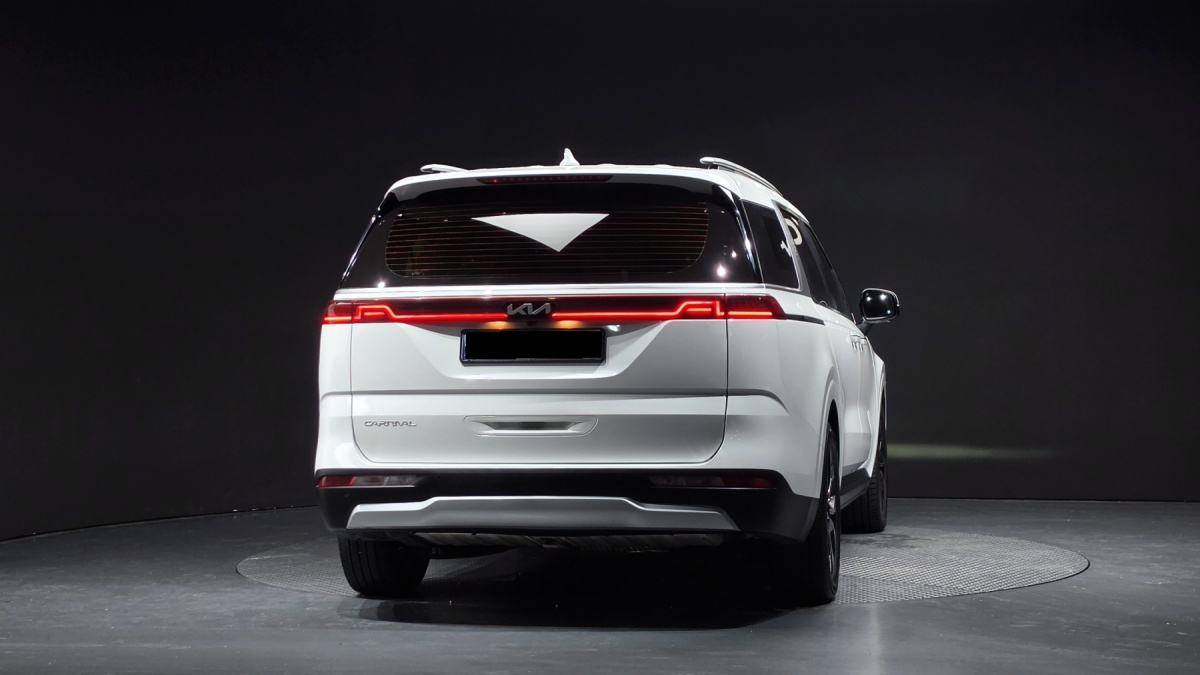 Kia Carnival, 2022 — фото 4 из 12