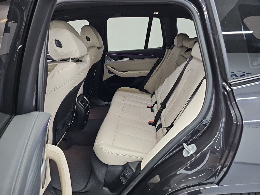 BMW iX3, 2025 — фото 11 из 12
