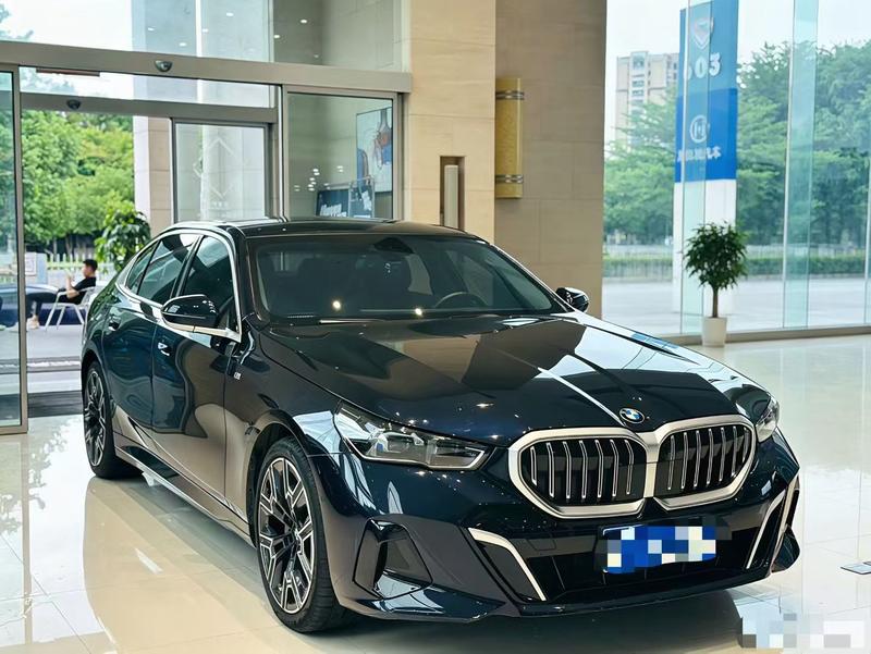 BMW 5 Series, 2023 — фото 3 из 9