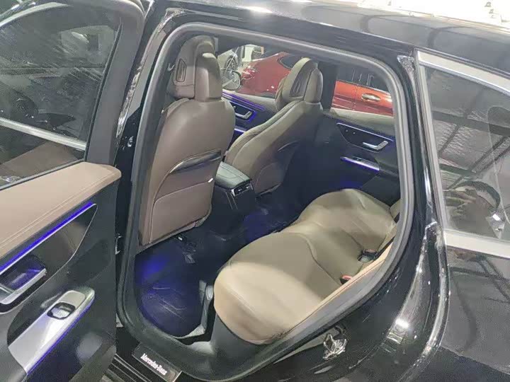 Mercedes-Benz EQE SUV, 2024 — фото 4 из 9