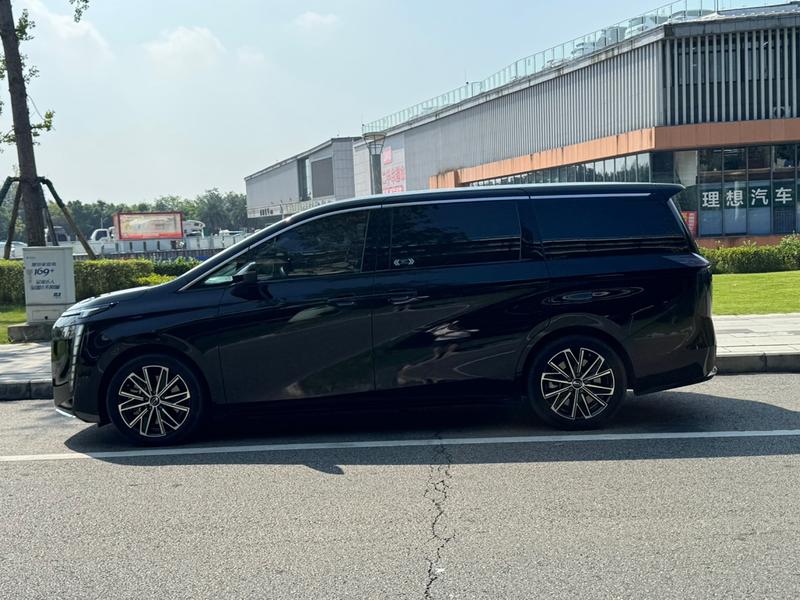 GAC Trumpchi E8, 2024 — фото 4 из 12