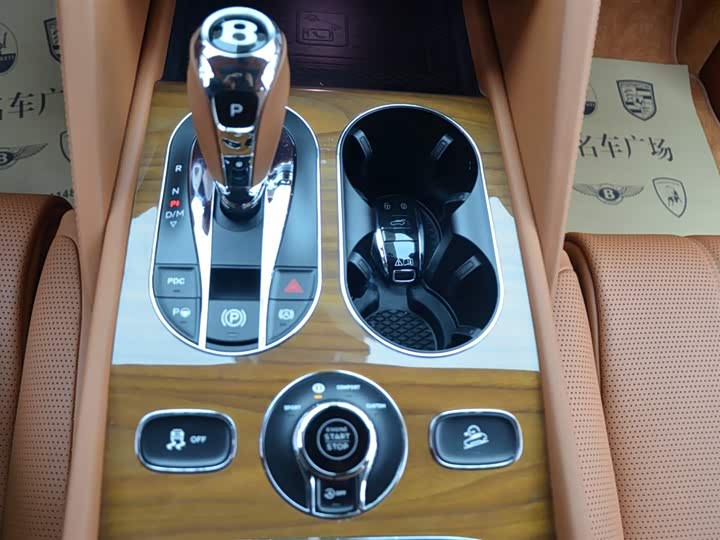 Bentley Bentayga, 2022 — фото 11 из 12