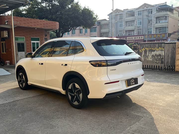 Geely Galaxy E5, 2024 — фото 4 из 9