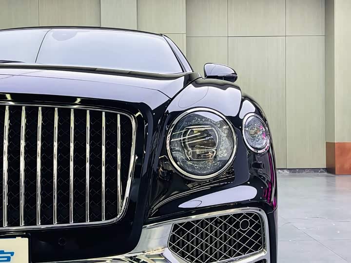 Bentley Flying Spur, 2022 — фото 7 из 9